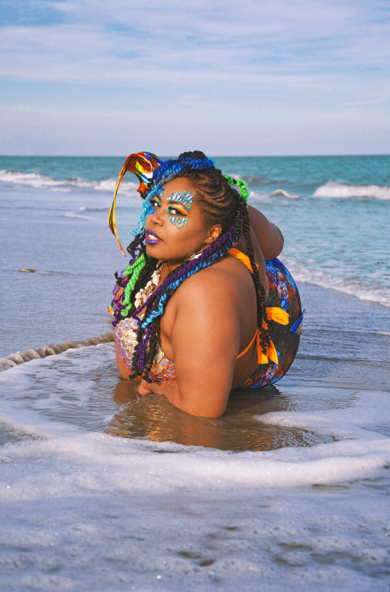 Mermaid Chè Monique of the Circus Siren Pod